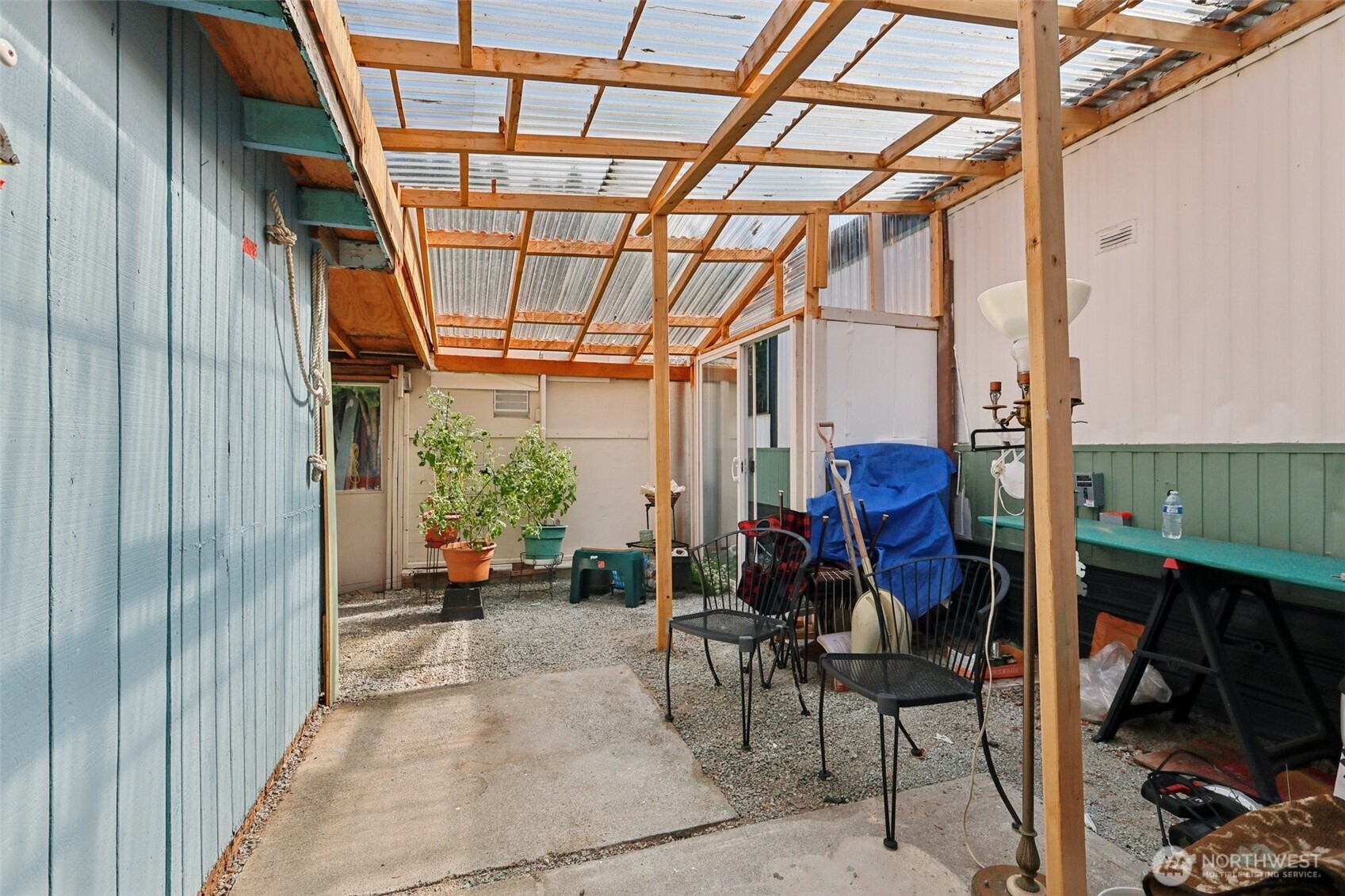 2522 Old Highway 99 South Road, Unit 19 Mount Vernon, WA 98273 - Photo 18 of 21 a view of living room with porch and furniture