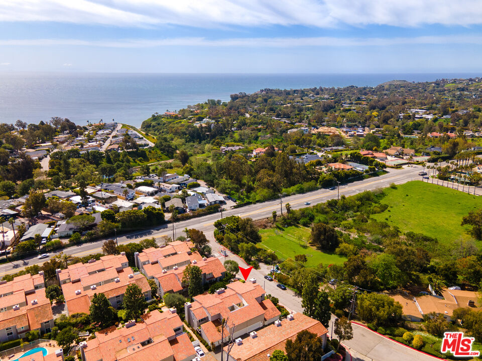 28288 Rey De Copas Lane Malibu, CA 90265 - Photo 15 of 44 a view of a city