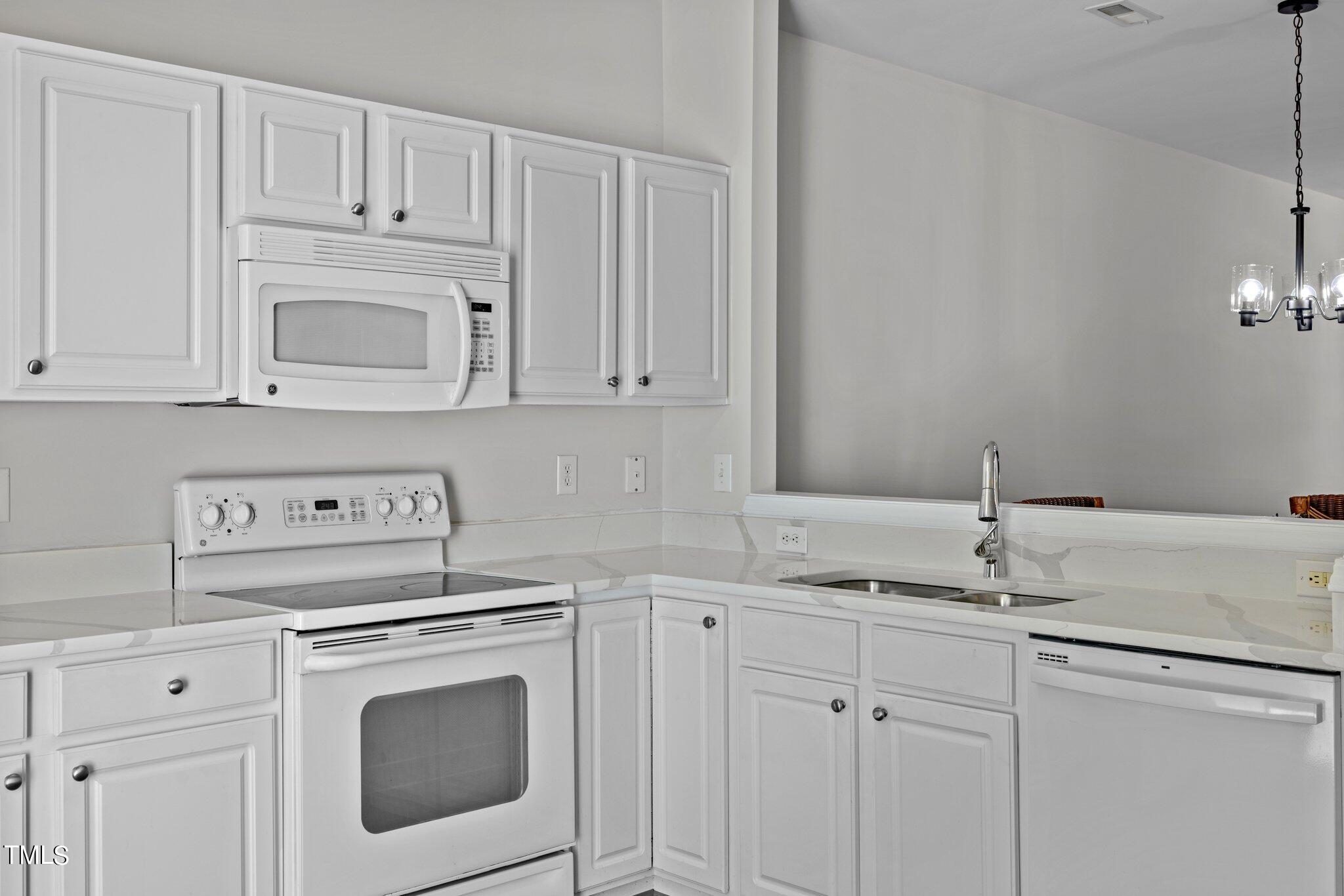 1704 Sorrell Brook Way Raleigh, NC 27609 - Photo 17 of 33 13-web-or-mls-5Z8A3582