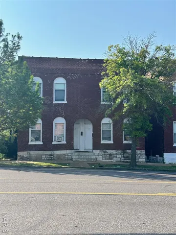 $300,000 | 3240 Gravois Avenue, St. Louis, MO 63118