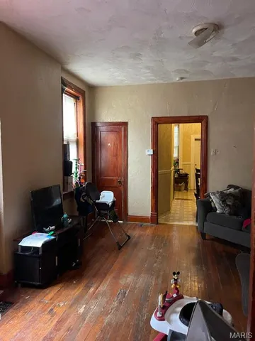 $300,000 | 3240 Gravois Avenue, St. Louis, MO 63118