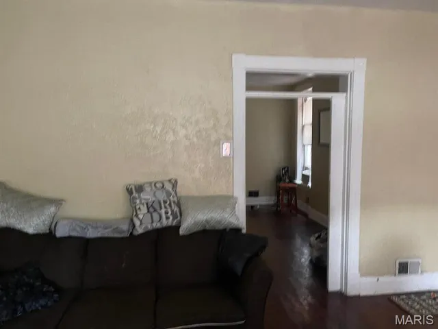 $300,000 | 3240 Gravois Avenue, St. Louis, MO 63118