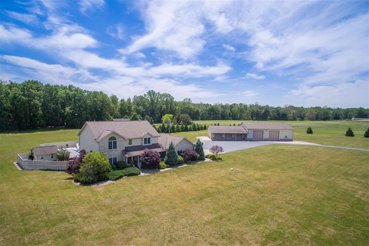 2151 North Fox Farm Road Warsaw, IN 46580 - Photo 5 of 32 Gallery Image 5