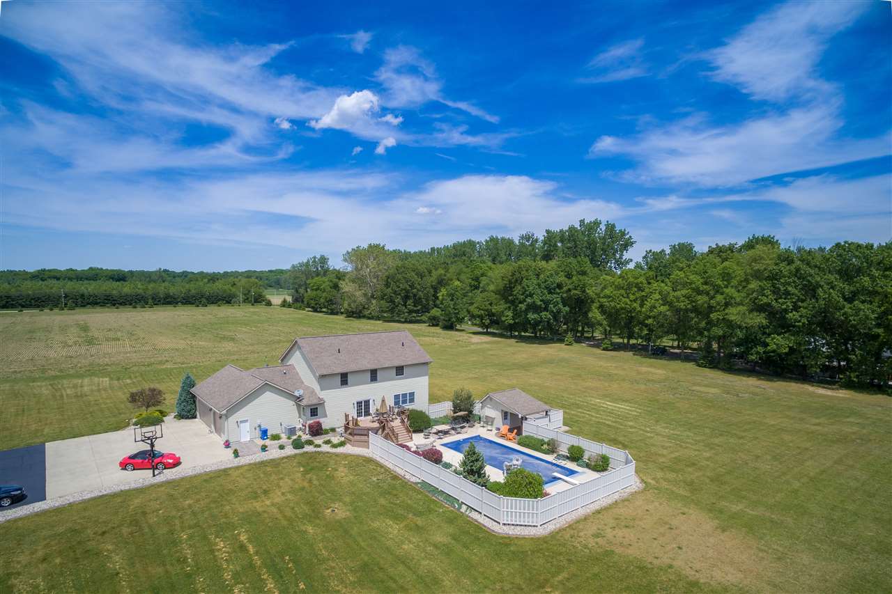 2151 North Fox Farm Road Warsaw, IN 46580 - Photo 6 of 32 Gallery Image 6