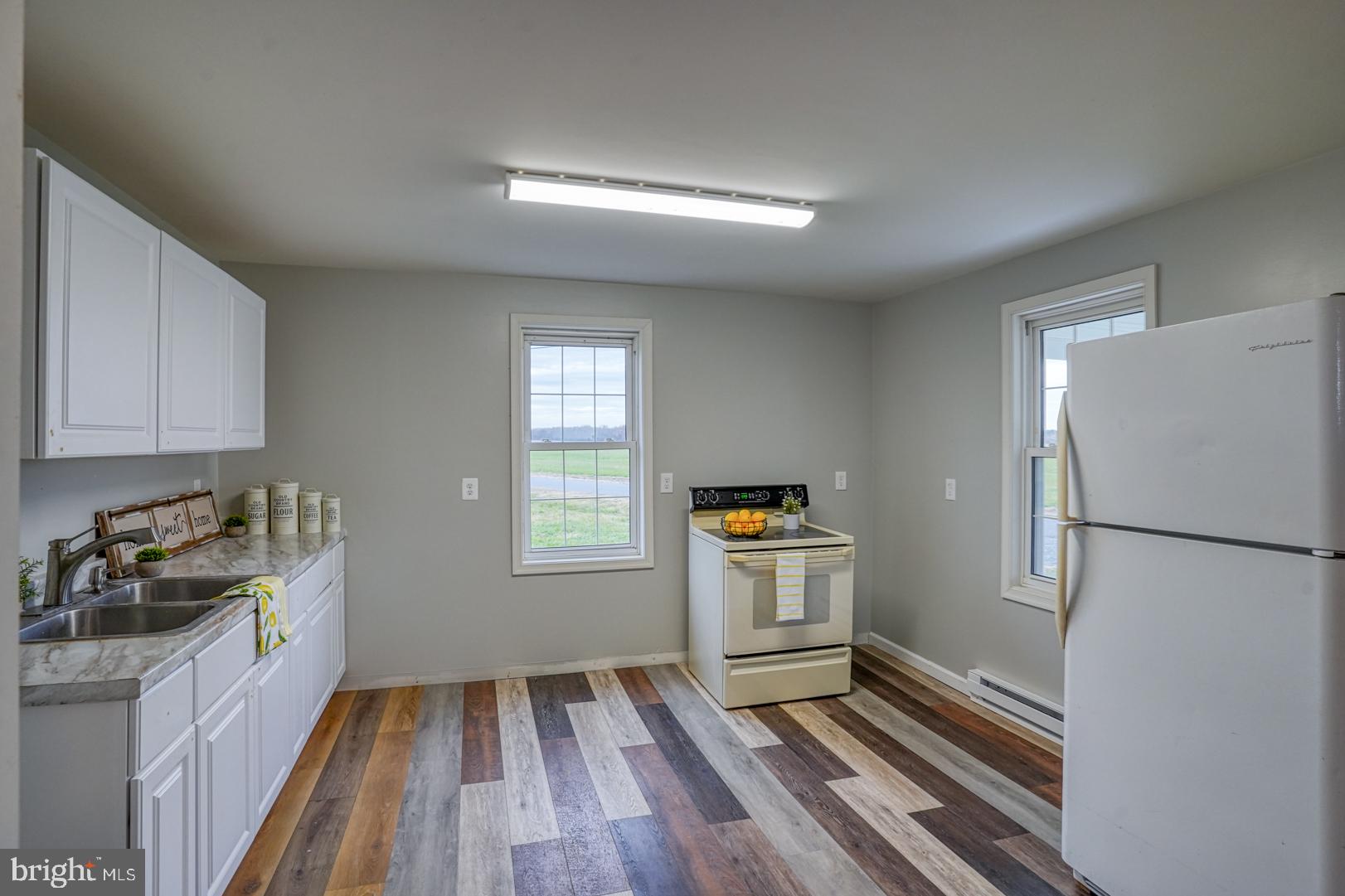303 West Belle Street Ridgely, MD 21660 - Photo 10 of 42 Light & bright