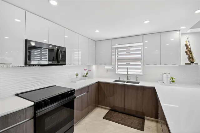 $1,175,000 | 9250 West Bay Harbor Drive, Unit 5A, Bay Harbor Islands, FL 33154