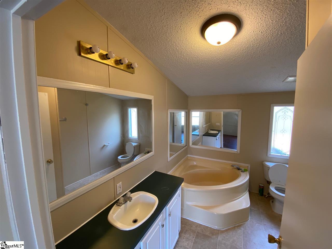 2583 Boyd Road Laurens, SC 29360 - Photo 7 of 13 Gallery Image 7