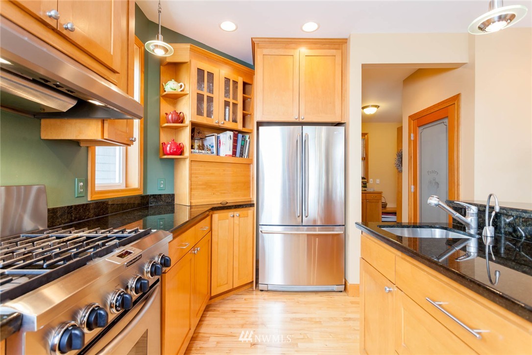 7085 Humphrey Road Clinton, WA 98236 - Photo 8 of 25 Gallery Image 8