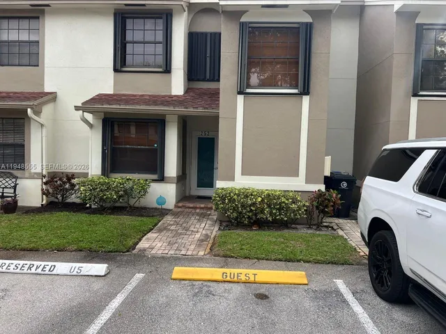 $2,800 | 252 City View Drive, Unit 252, Fort Lauderdale, FL 33311