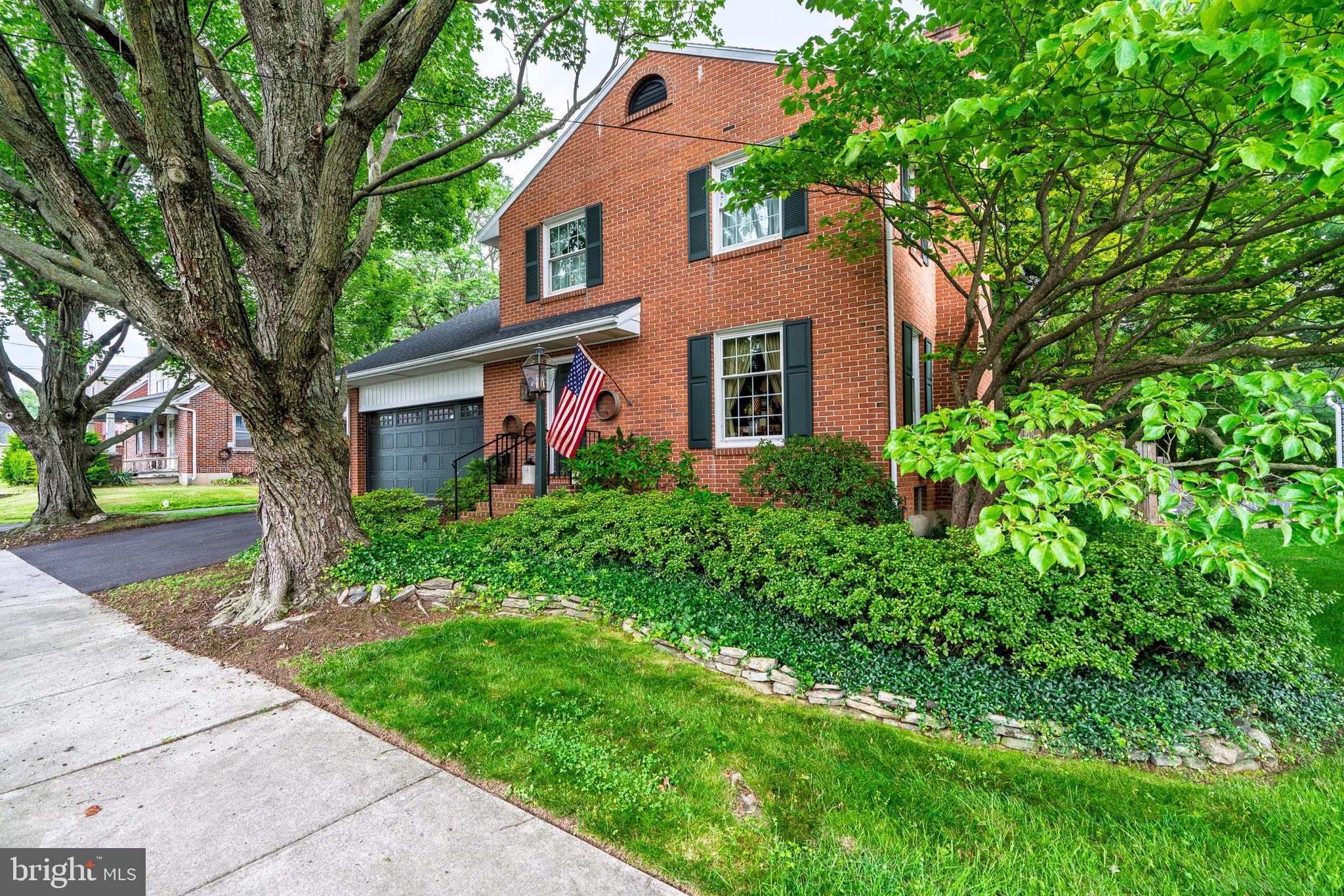 263 Noble Street Lititz, PA 17543 - Photo 3 of 44