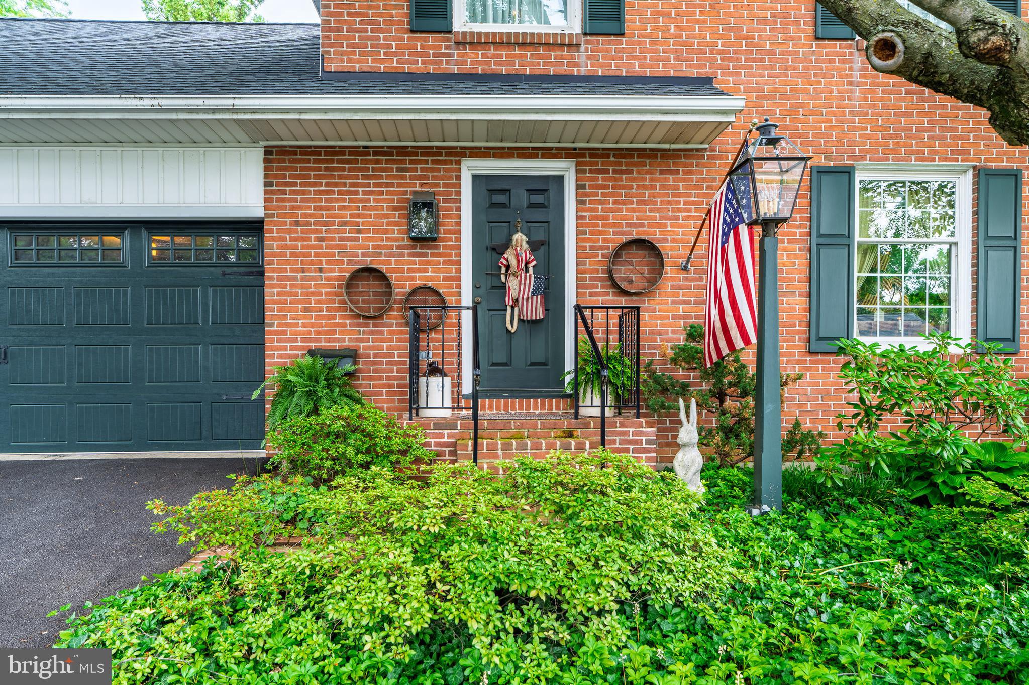 263 Noble Street Lititz, PA 17543 - Photo 4 of 44