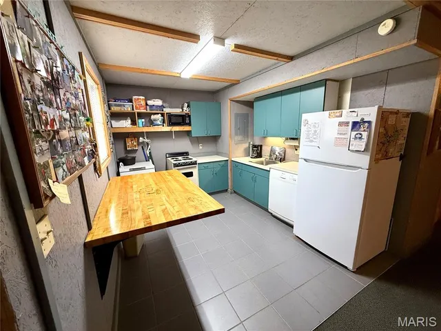 $159,000 | 41961 Pleasant Cove Place, Perry, MO 63462