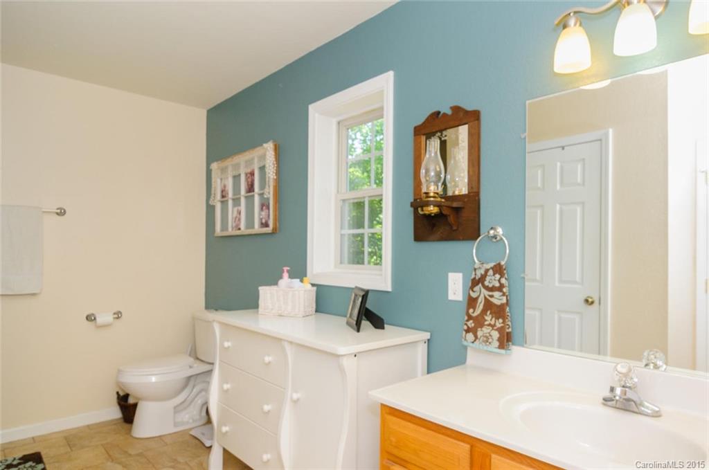 358 Blackberry Ridge Road Burnsville, NC 28714 - Photo 15 of 24 Gallery Image 15
