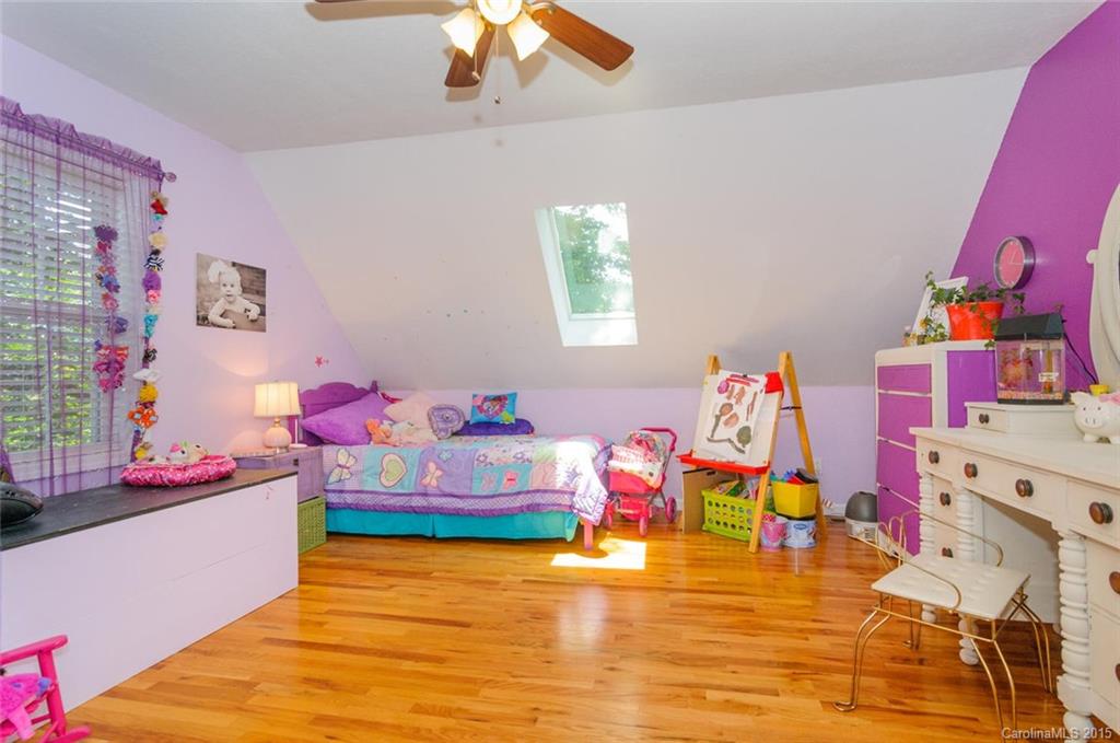 358 Blackberry Ridge Road Burnsville, NC 28714 - Photo 16 of 24 Gallery Image 16