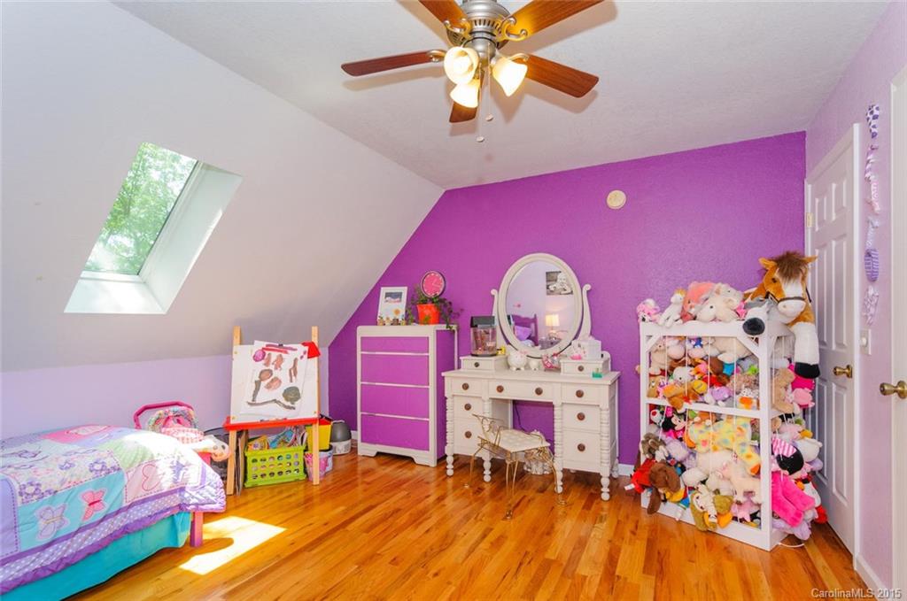 358 Blackberry Ridge Road Burnsville, NC 28714 - Photo 17 of 24 Gallery Image 17