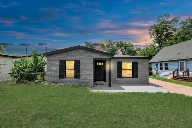 $1,700 | 503 Schilling Avenue, Baytown, TX 77520