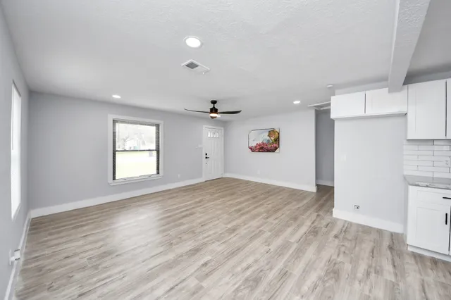 $1,700 | 503 Schilling Avenue, Baytown, TX 77520