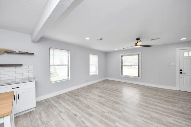 $1,700 | 503 Schilling Avenue, Baytown, TX 77520