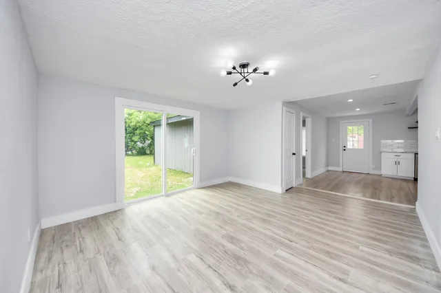 $1,700 | 503 Schilling Avenue, Baytown, TX 77520