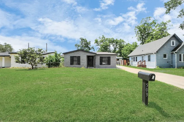 $1,700 | 503 Schilling Avenue, Baytown, TX 77520
