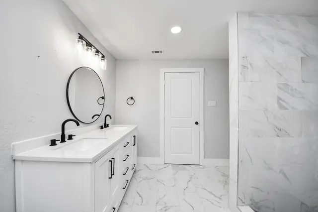 $1,700 | 503 Schilling Avenue, Baytown, TX 77520