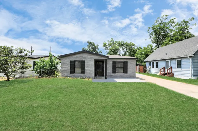 $1,700 | 503 Schilling Avenue, Baytown, TX 77520