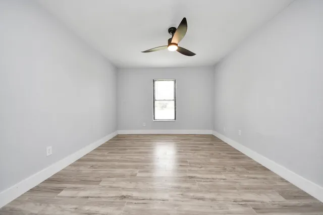 $1,700 | 503 Schilling Avenue, Baytown, TX 77520