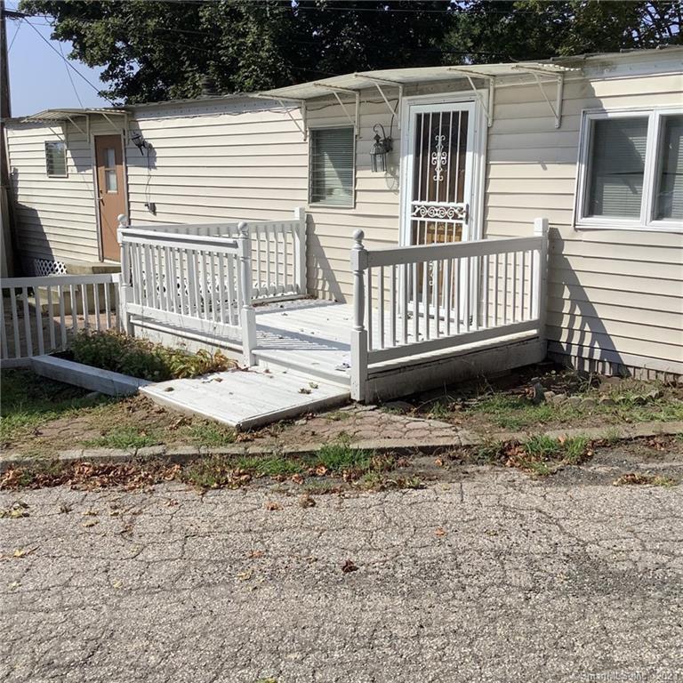 55 Sugar Street, Unit 25 Newtown, CT 06470 - Photo 1 of 1 a backyard of a house