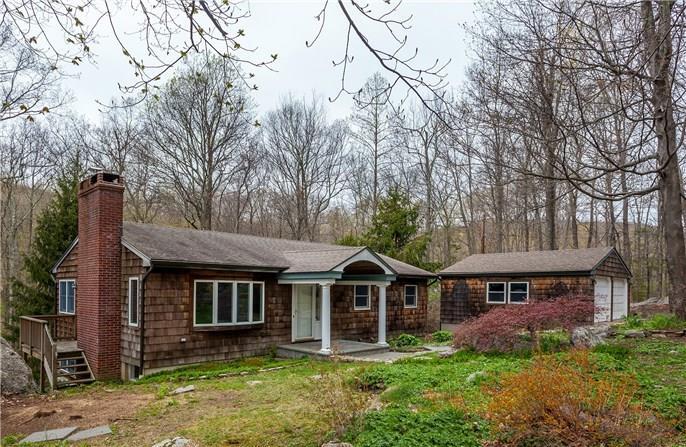 133 Short Woods Road New Fairfield, CT 06812 - Photo 1 of 1 Spacious 2 Bedrm + den.