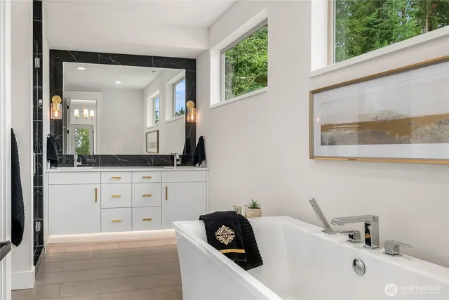 $1,499,000 | 710 Chris David Drive, Steilacoom, WA 98388