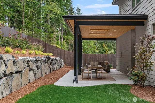 $1,499,000 | 710 Chris David Drive, Steilacoom, WA 98388