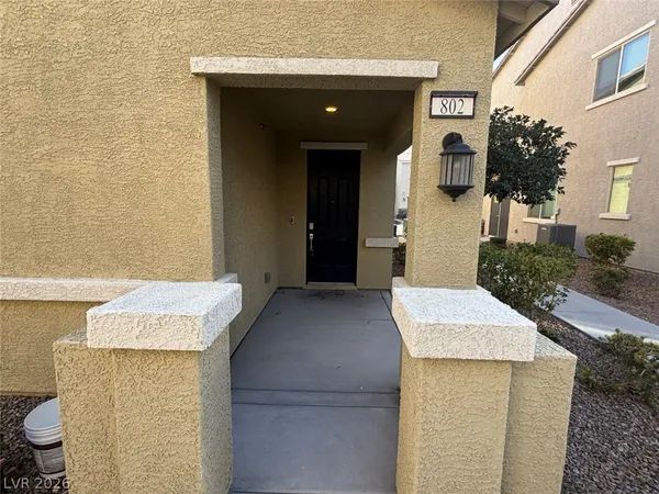 $1,995 | 802 Spring Estates Avenue, North Las Vegas, NV 89086