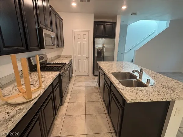$1,995 | 802 Spring Estates Avenue, North Las Vegas, NV 89086