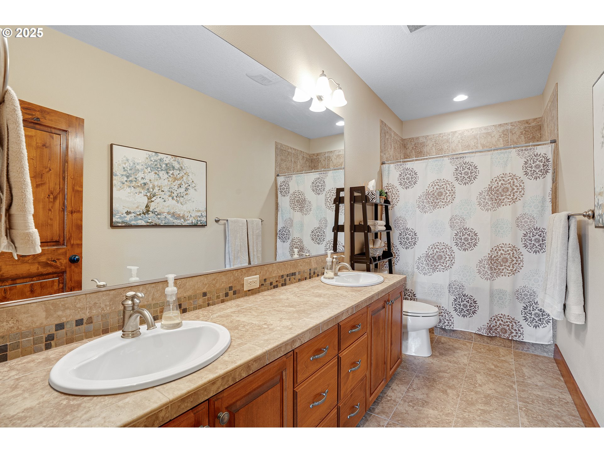 2760 Ridge Lane West Linn, OR 97068 - Photo 29 of 45 Bathroom