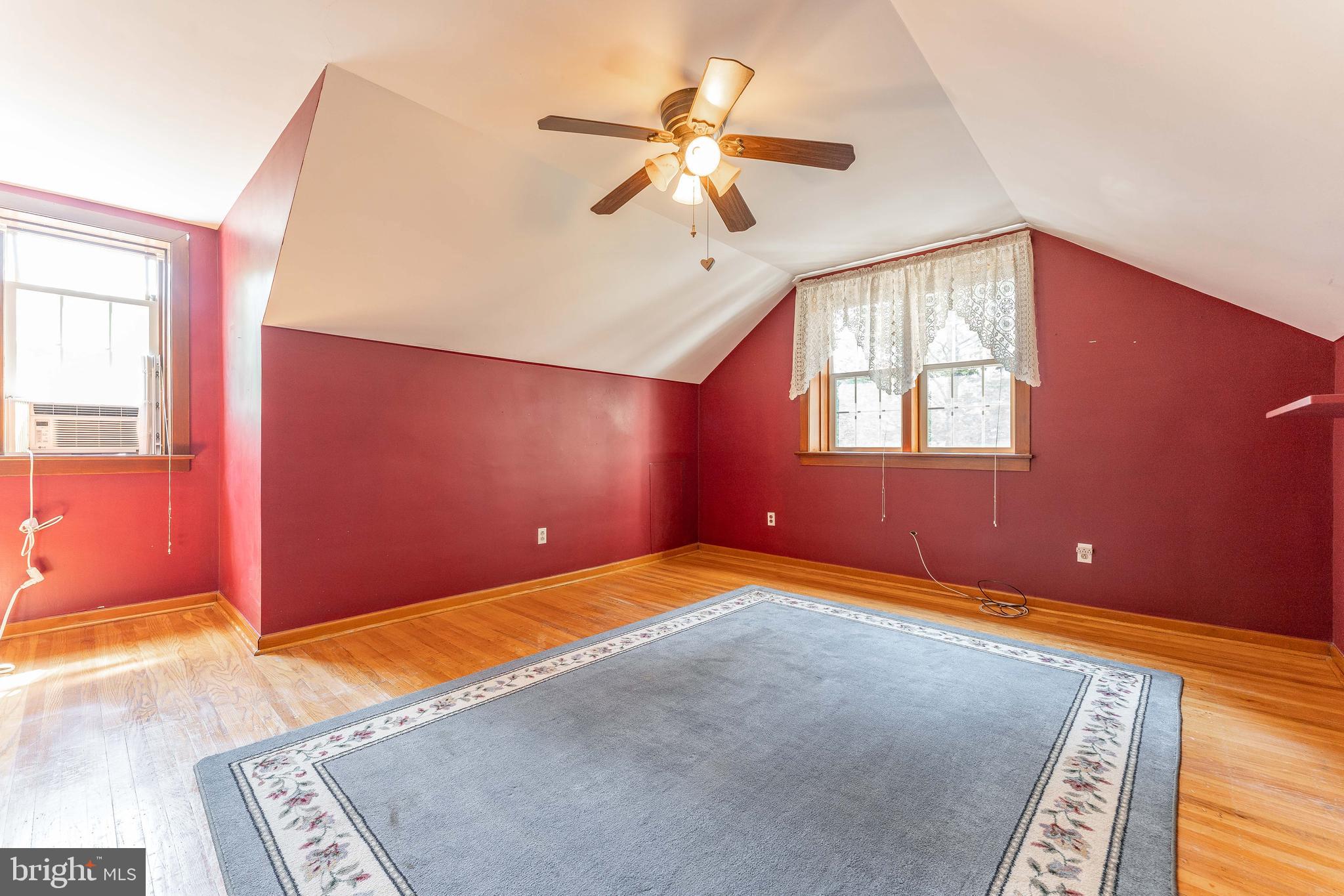 281 West Avenue Springfield, PA 19064 - Photo 35 of 51 a view of an empty room with a window