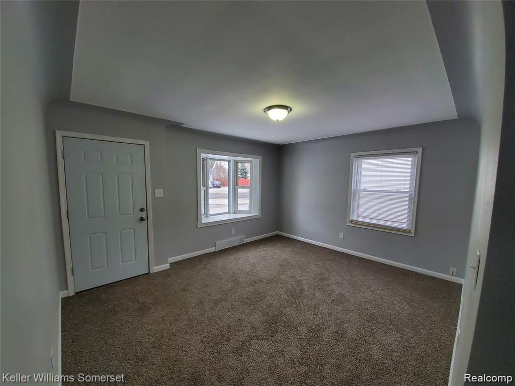 21567 Waltham Road Warren, MI 48089 - Photo 5 of 12