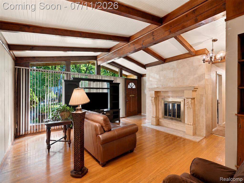27679 Spring Arbor Drive Southfield, MI 48076 - Photo 3 of 31