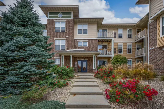 $250,000 | 5831 Lupine Lane, Unit 322, Madison, WI 53718