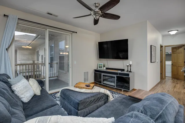 $250,000 | 5831 Lupine Lane, Unit 322, Madison, WI 53718