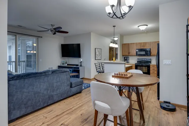 $250,000 | 5831 Lupine Lane, Unit 322, Madison, WI 53718