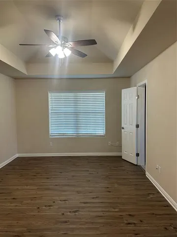 $394,500 | 208 Pearl Drive, Hewitt, TX 76643