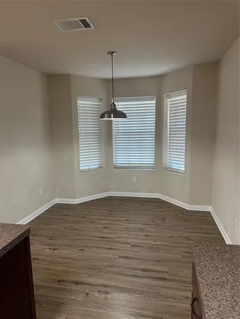 $335,500 | 208 Pearl Drive, Hewitt, TX 76643