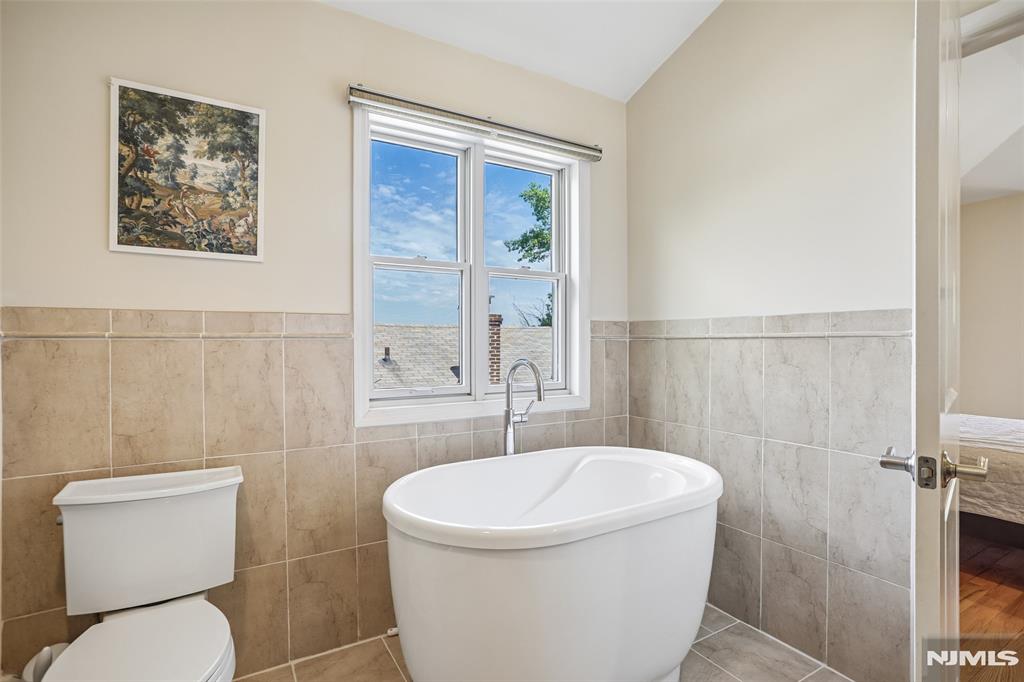 174 Fort Lee Road, Unit B Leonia, NJ 07605 - Photo 14 of 23