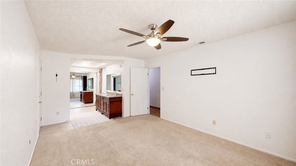 6031 Riverside Avenue Rialto, CA 92377 - Photo 13 of 38