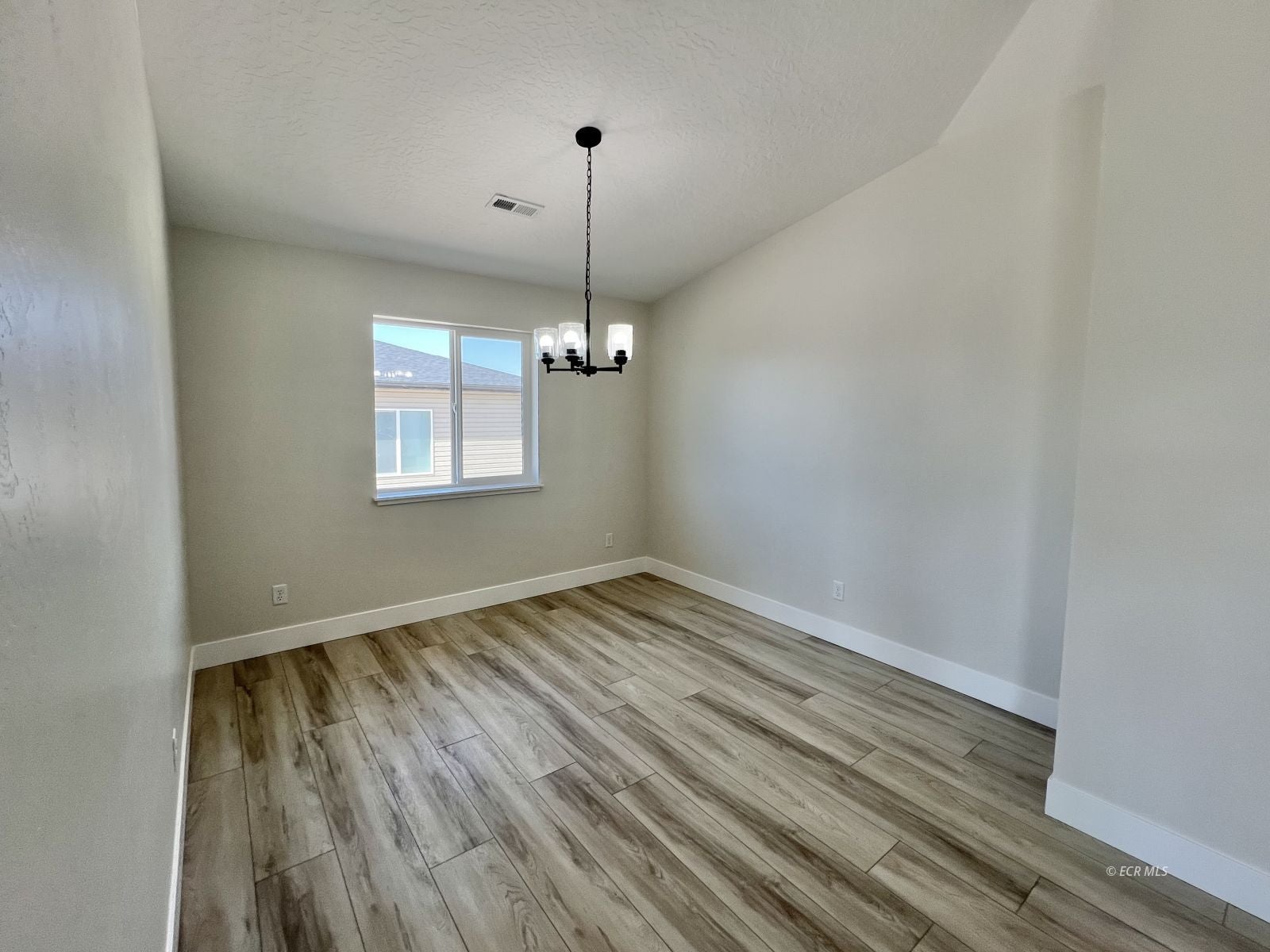 219 Spring Creek Parkway Spring Creek, NV 89815 - Photo 12 of 32 Gallery Image 12