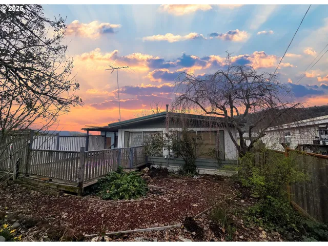 $94,900 | 3668 Joseph Street, Roseburg, OR 97470