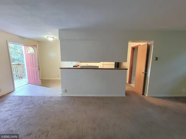 $950 | 545 Birchcrest Drive, Unit 4, River Falls, WI 54022