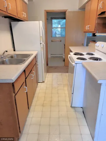 $950 | 545 Birchcrest Drive, Unit 4, River Falls, WI 54022