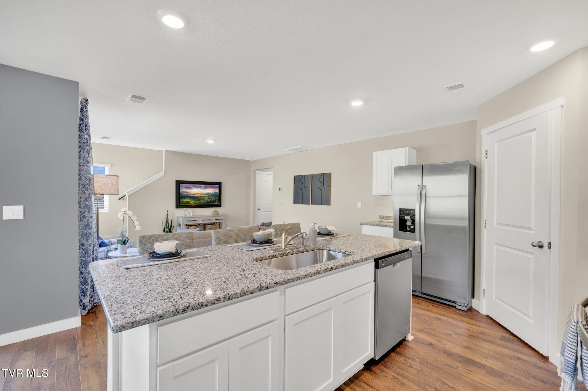 1175 Aspen Terrace Greeneville, TN 37745 - Photo 5 of 26 13-web-or-mls-DSC06483