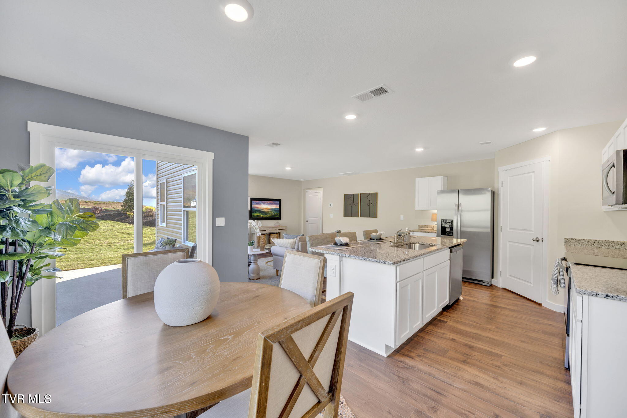 1175 Aspen Terrace Greeneville, TN 37745 - Photo 6 of 26 12-web-or-mls-DSC06480